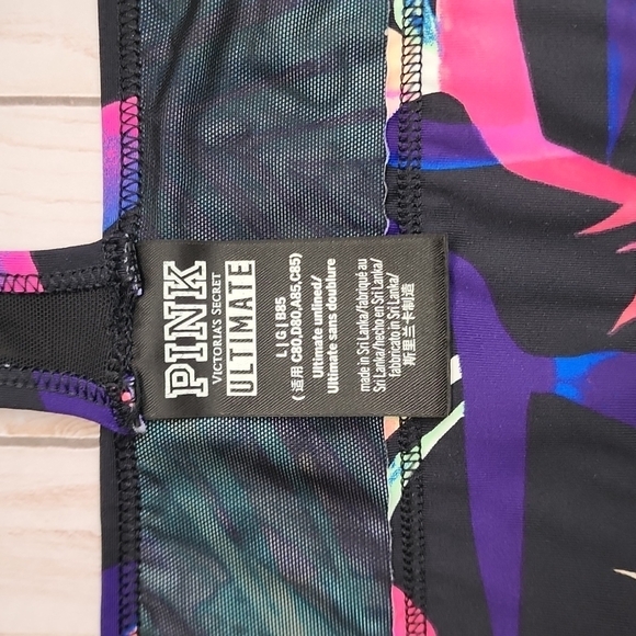 PINK Victoria's Secret Tropical Floral Sports Bra - Picture 4 of 8